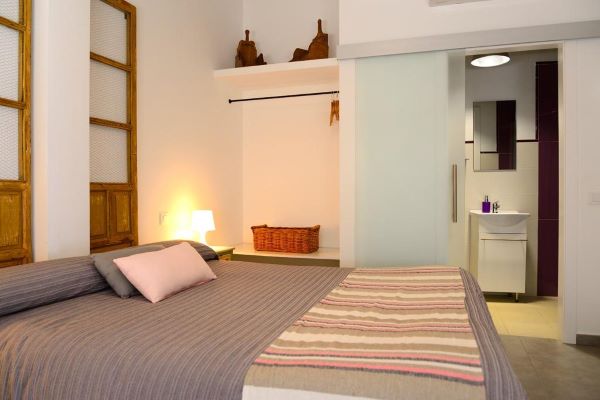 casa-hidalga-dormitorio-cama-pies-1024×683